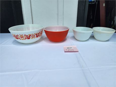 Vintage Mixing Bowl Set — Pyrex-Style Floral & Colored Bowls