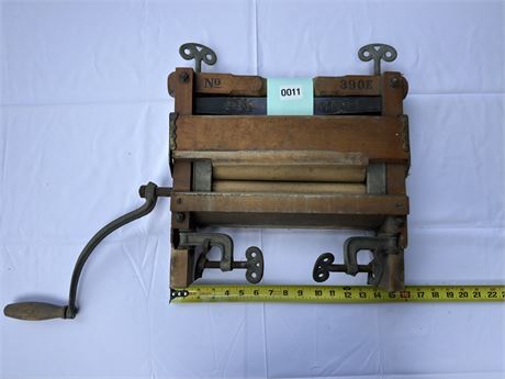 Antique Vintage Hand Machine Washing Wringer No. 390E