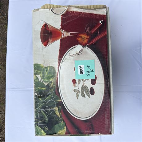 Decorative Oval Serving Platter & Glassware